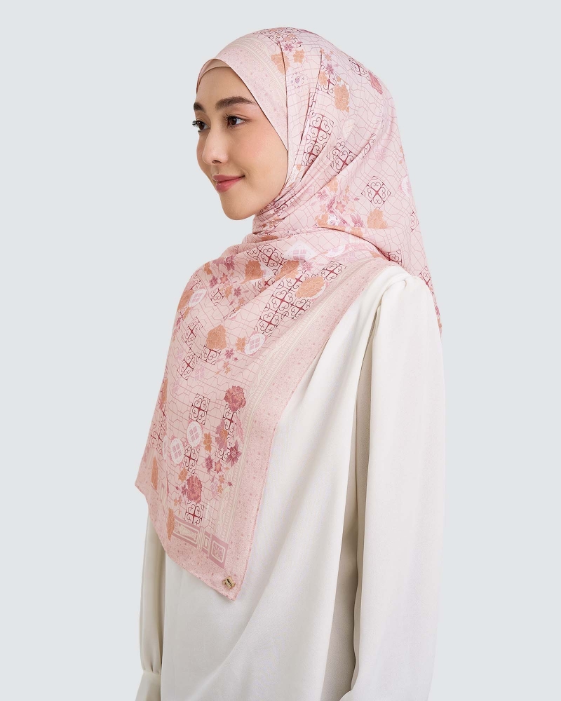 Image of NAELOFAR X INSIDE SCOOP SHAWL - AIS BATU CAMPUR