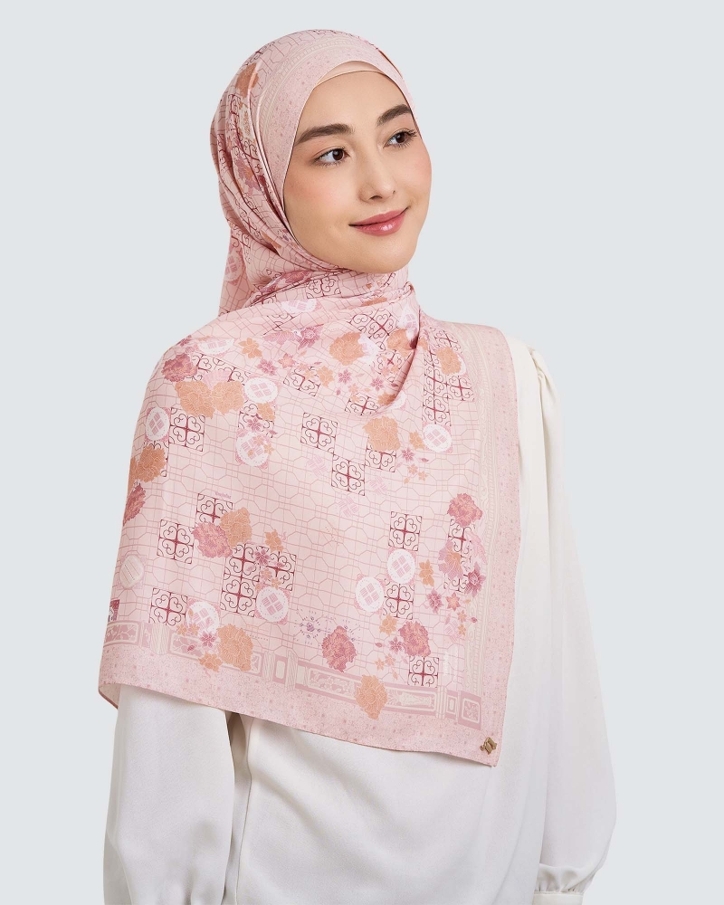 Image of NAELOFAR X INSIDE SCOOP SHAWL - AIS BATU CAMPUR