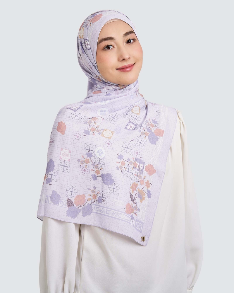 Image of NAELOFAR X INSIDE SCOOP SHAWL - BINGKA KELADI