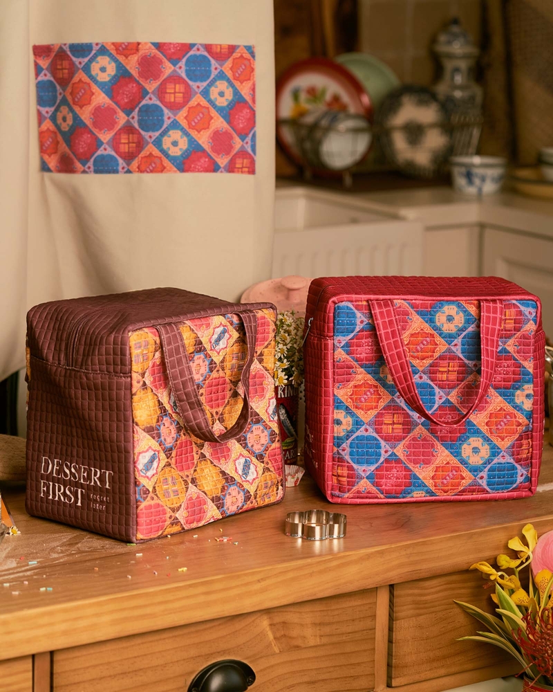 Image of NAELOFAR X INSIDE SCOOP TAPAU BAG - NYONYA