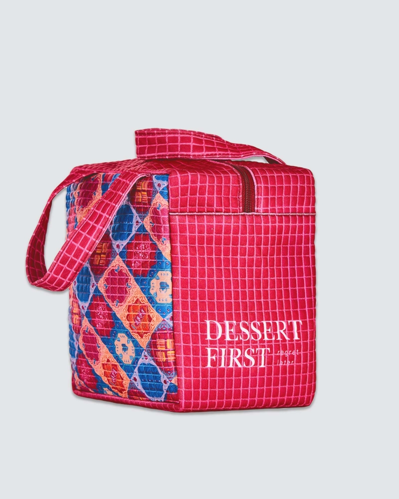 Image of NAELOFAR X INSIDE SCOOP TAPAU BAG - NYONYA