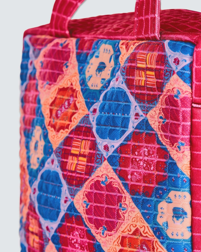 Image of NAELOFAR X INSIDE SCOOP TAPAU BAG - NYONYA