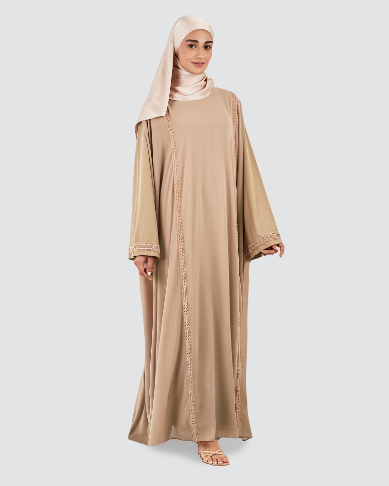 Image of NYLA ABAYA - LATTE
