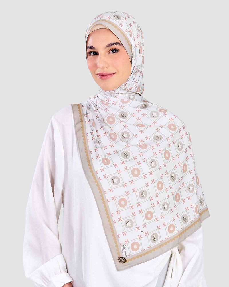 Image of POLLY POCKET X NAELOFAR SHAWL - CLOUD LOCKET