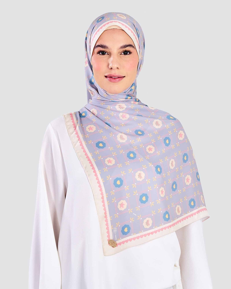 Image of POLLY POCKET X NAELOFAR SHAWL - FAIRY LIGHT