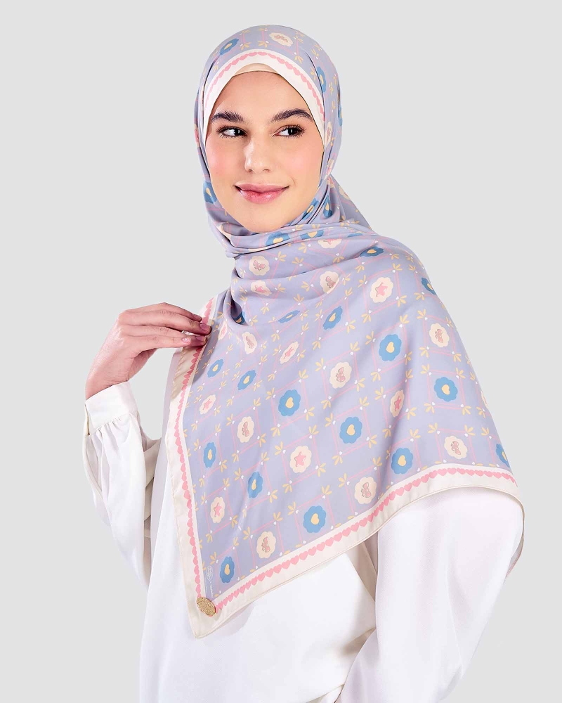 Image of POLLY POCKET X NAELOFAR SHAWL - FAIRY LIGHT