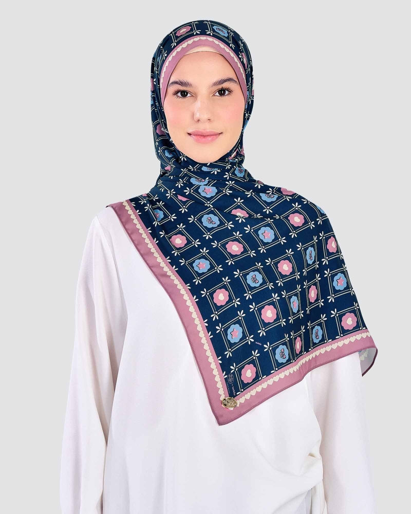 Image of POLLY POCKET X NAELOFAR SHAWL - FROSTED LAGOON