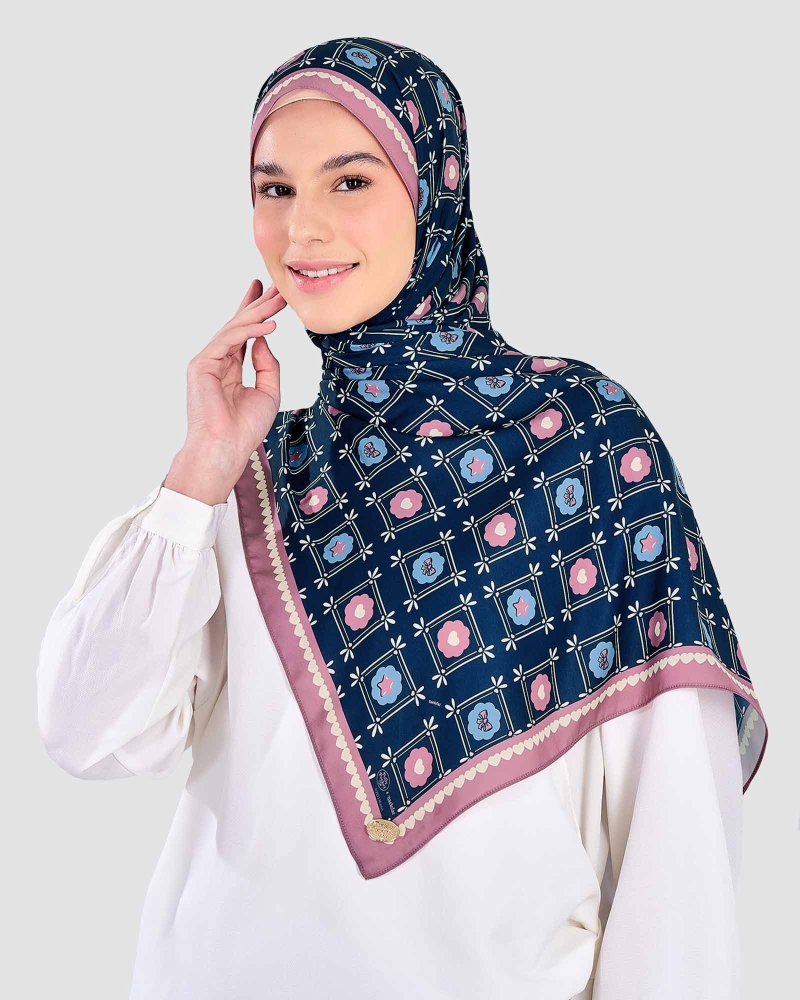 Image of POLLY POCKET X NAELOFAR SHAWL - FROSTED LAGOON