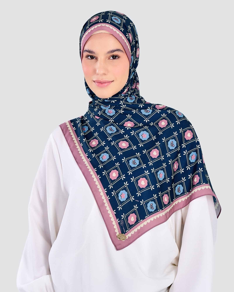 Image of POLLY POCKET X NAELOFAR SHAWL - FROSTED LAGOON