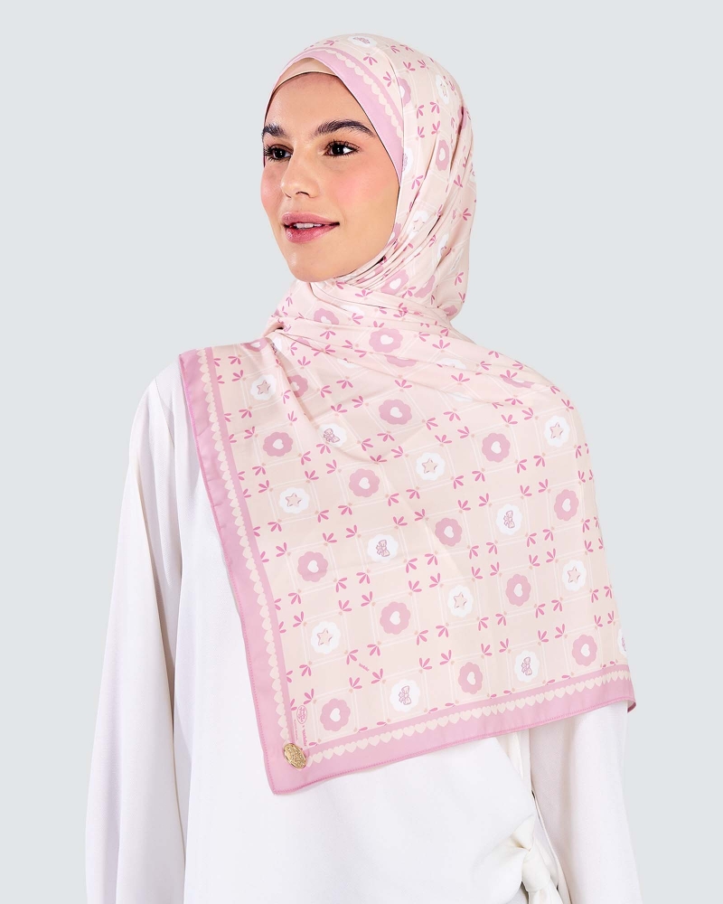 Image of POLLY POCKET X NAELOFAR SHAWL - PINK DAZZLE