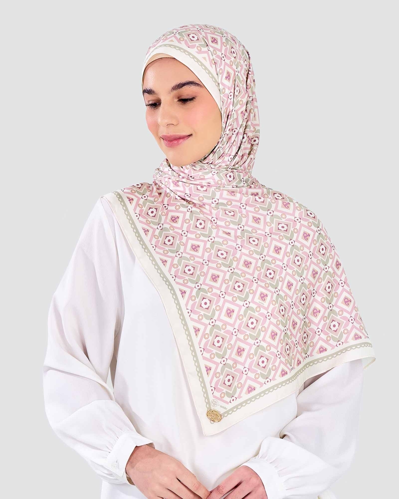 Image of POLLY POCKET X NAELOFAR SHAWL - TUTTI FRUTTI