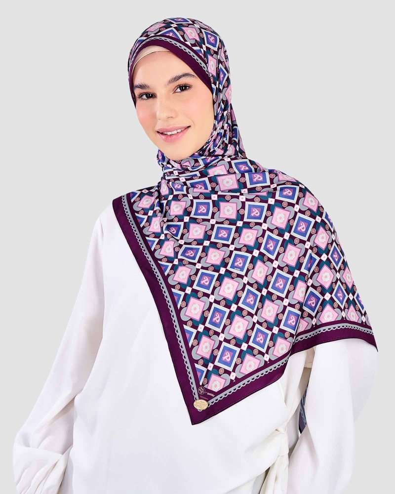 Image of POLLY POCKET X NAELOFAR SHAWL - TWINKLEBERRY