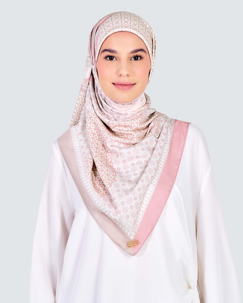 Image of POLLY POCKET X NAELOFAR SQUARE - POCKET GLAM