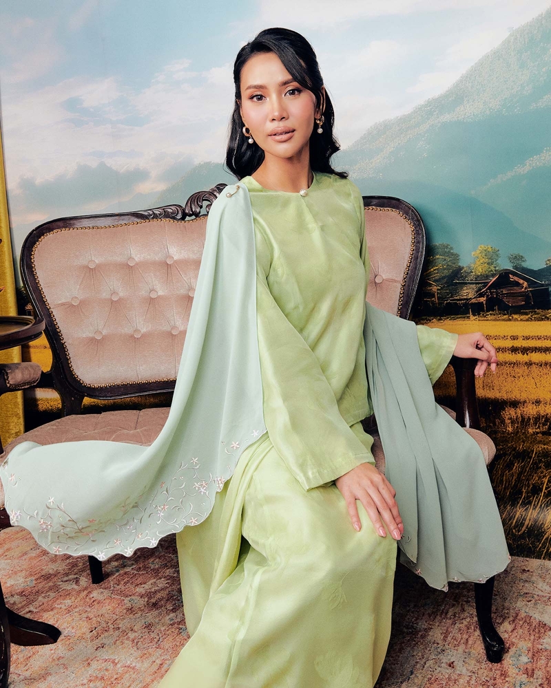 Image of PUTERI KURUNG SET - WHITE JADE