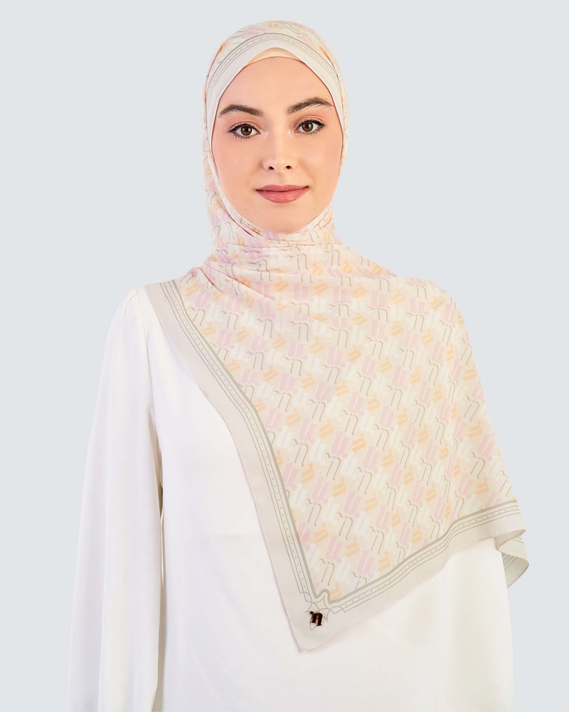 Image of PUZZLE SHAWL - CORNSILK