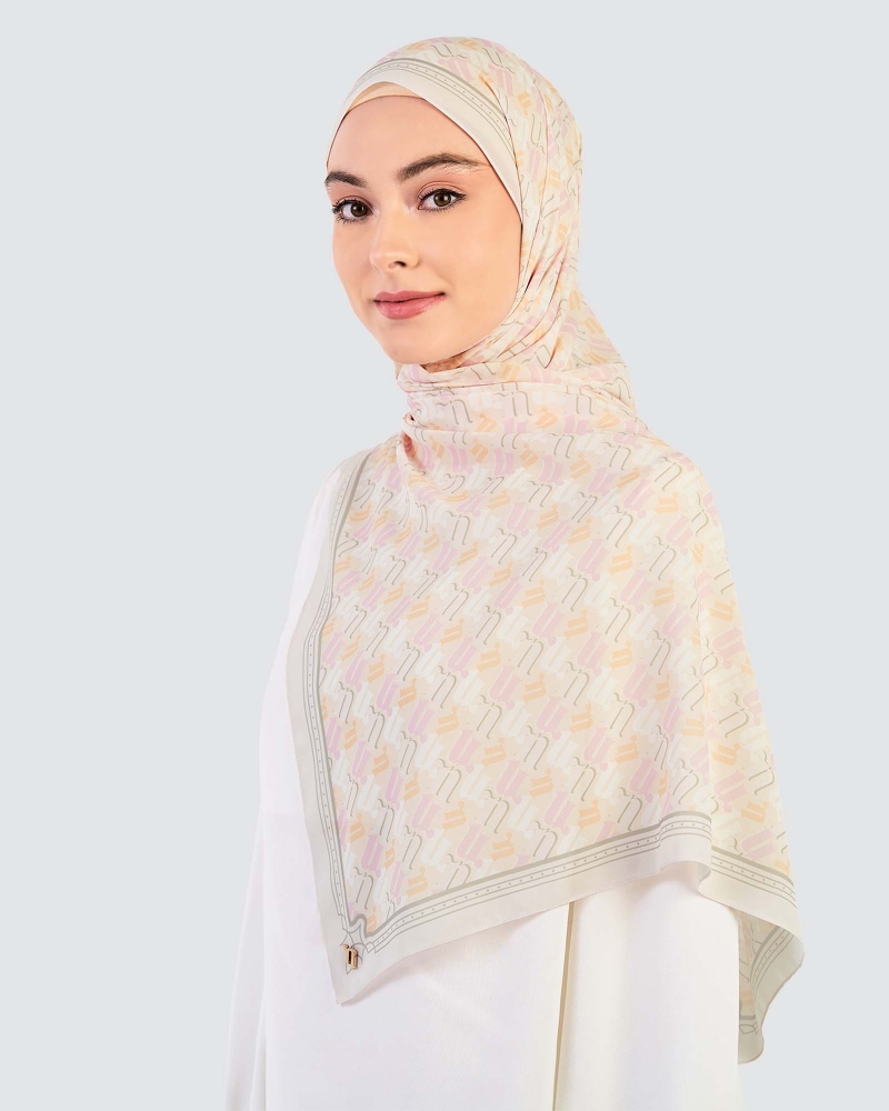Image of PUZZLE SHAWL - CORNSILK