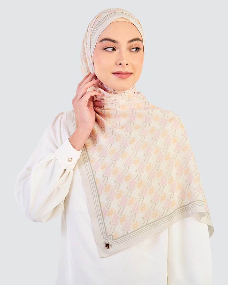 PUZZLE SHAWL - CORNSILK