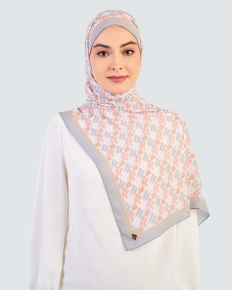 Image of PUZZLE SHAWL - PEWTER