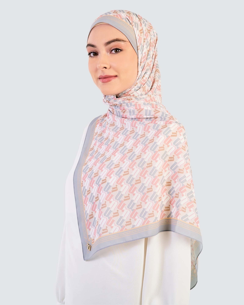 Image of PUZZLE SHAWL - PEWTER