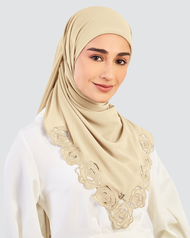 ROSE EMBROIDERED CRYSTAL SQUARE - BUTTERCREAM