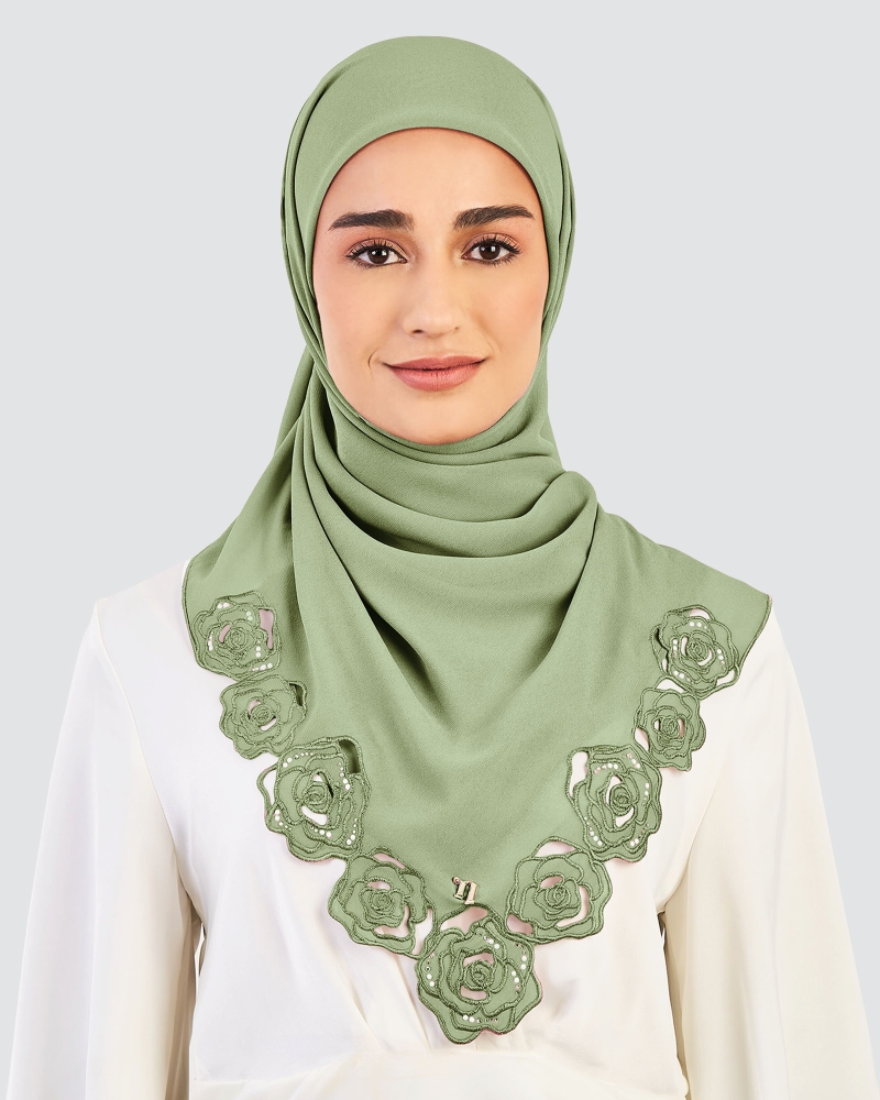 ROSE EMBROIDERED CRYSTAL SQUARE - MANTIS