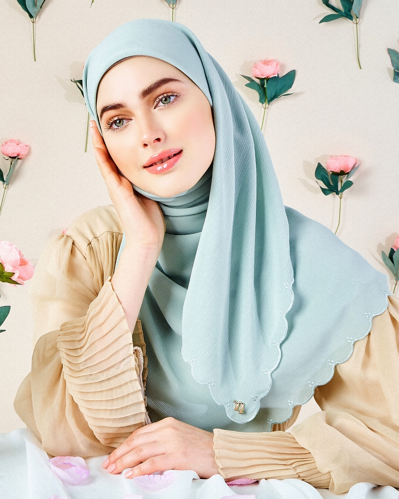 SALOMA EMBROIDERED TEXTURED SQUARE - SKY