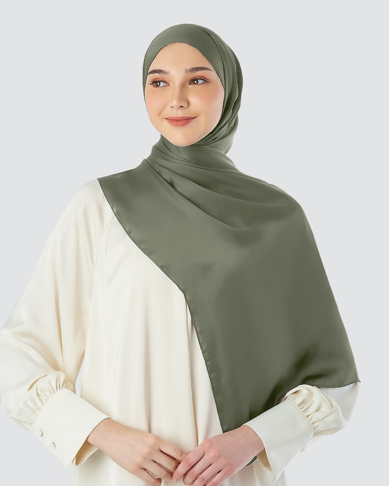 Image of SATIN SHAWL - ASH GREEN