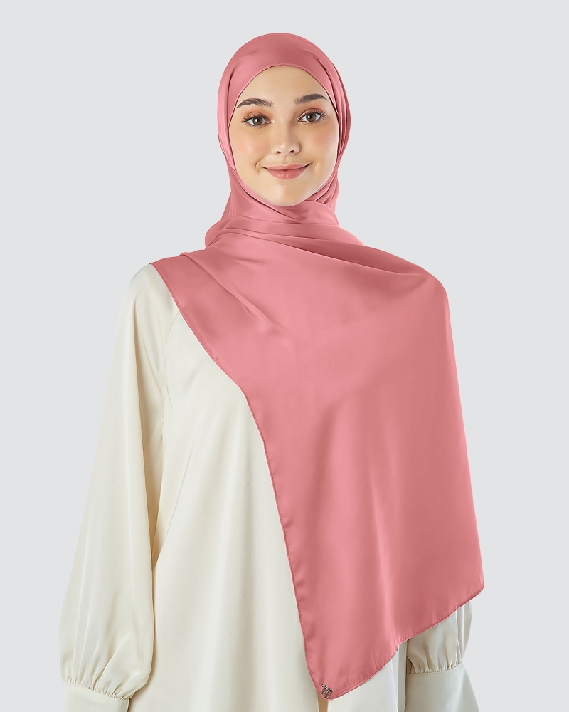 Image of SATIN SHAWL - BLUSH