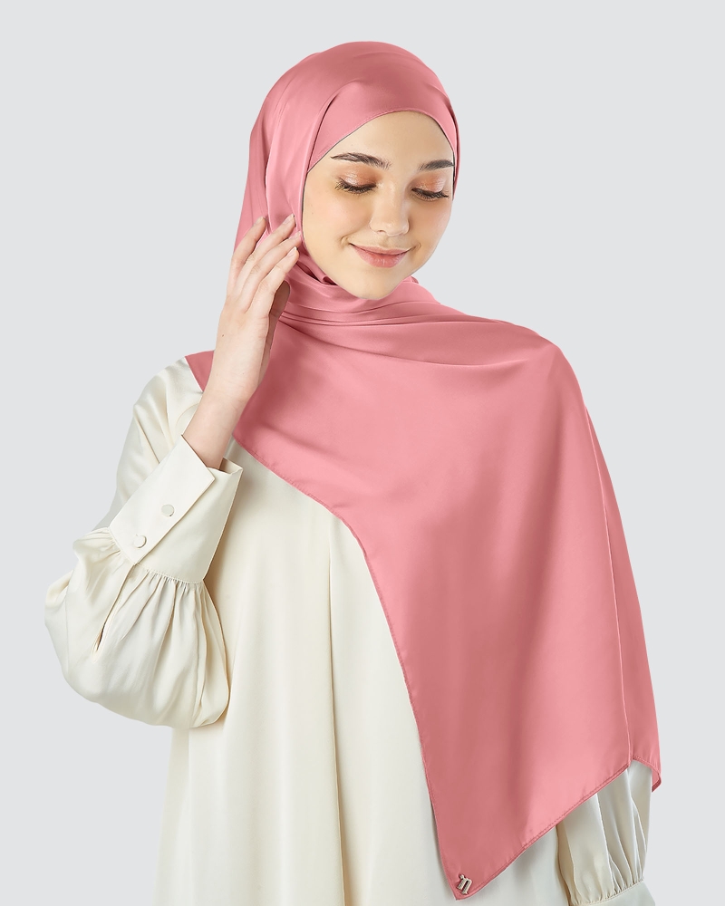 Image of SATIN SHAWL - BLUSH