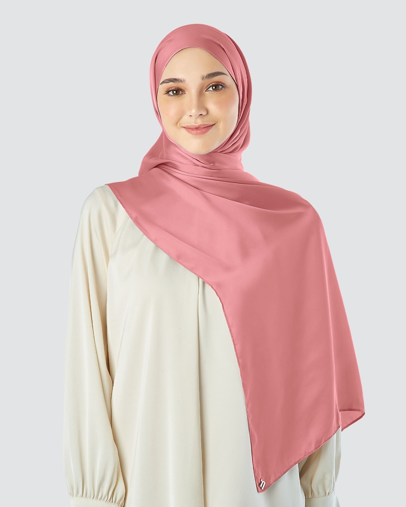 Image of SATIN SHAWL - BLUSH