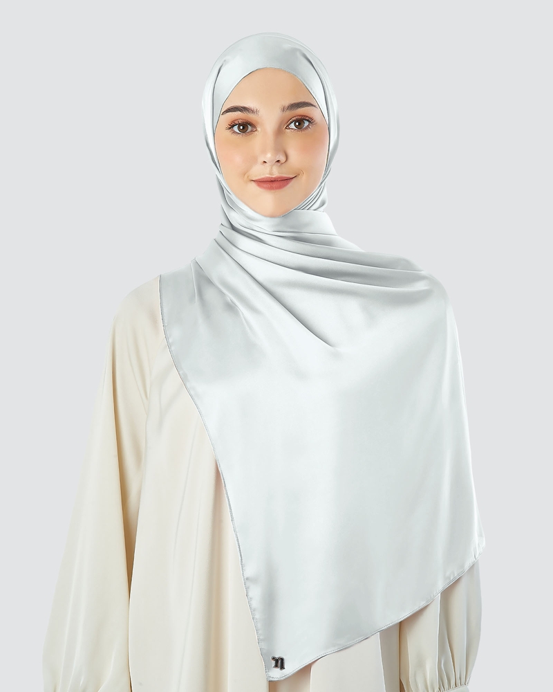 Image of SATIN SHAWL - BRIGHT SILVER