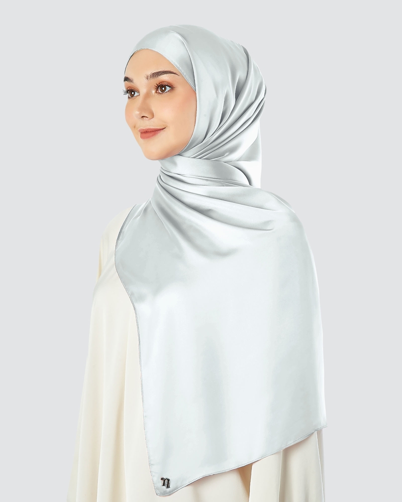 Image of SATIN SHAWL - BRIGHT SILVER