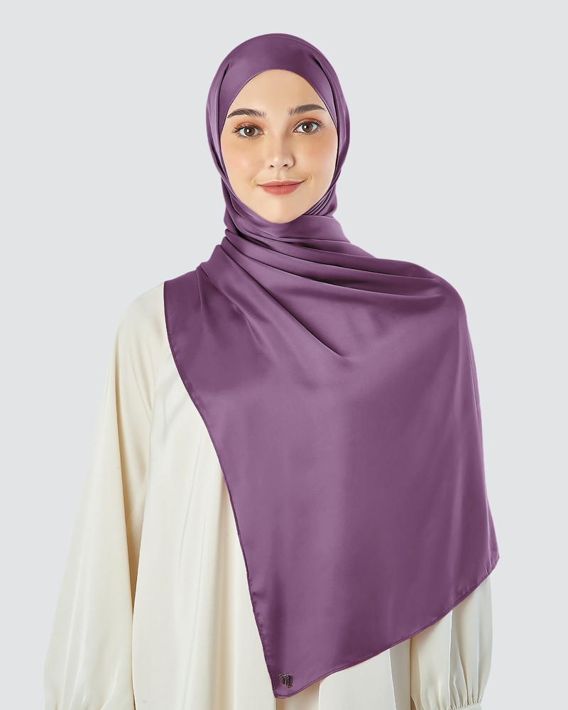Image of SATIN SHAWL - BERRY BURST