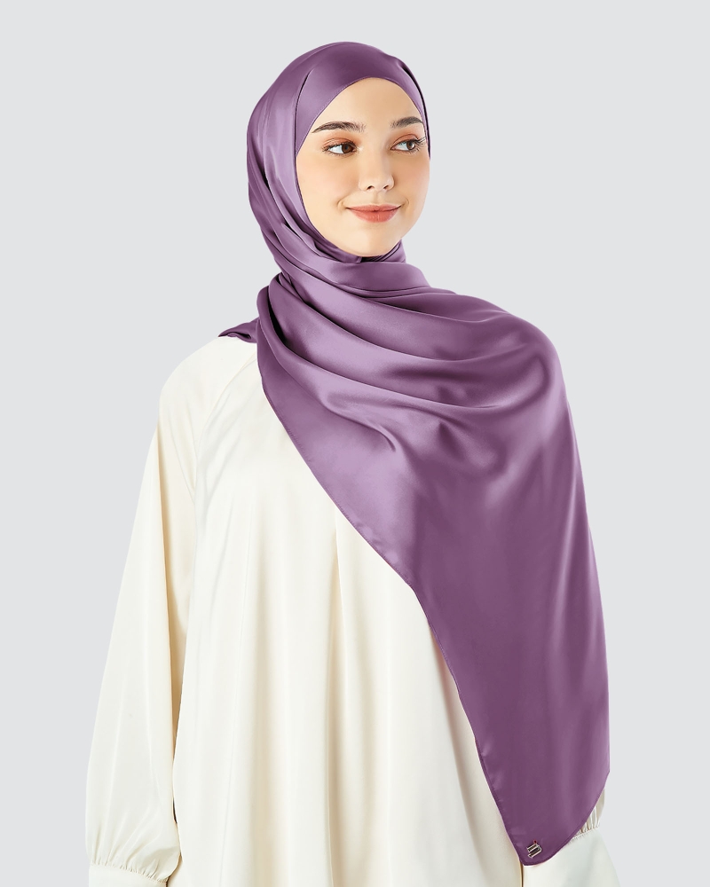 SATIN SHAWL - BERRY BURST