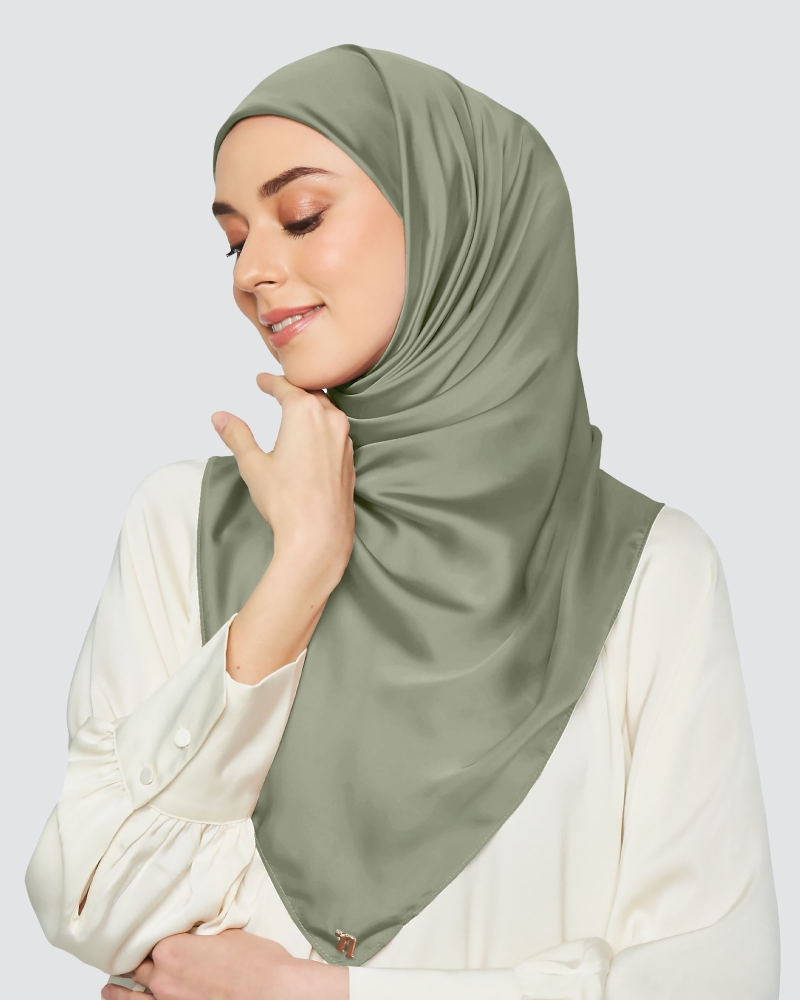 SATIN SQUARE - ASH GREEN