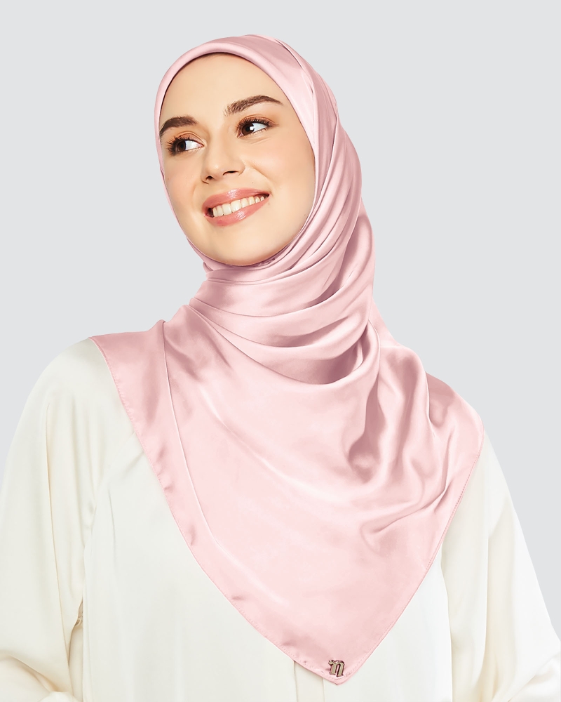 SATIN SQUARE - BABY PINK