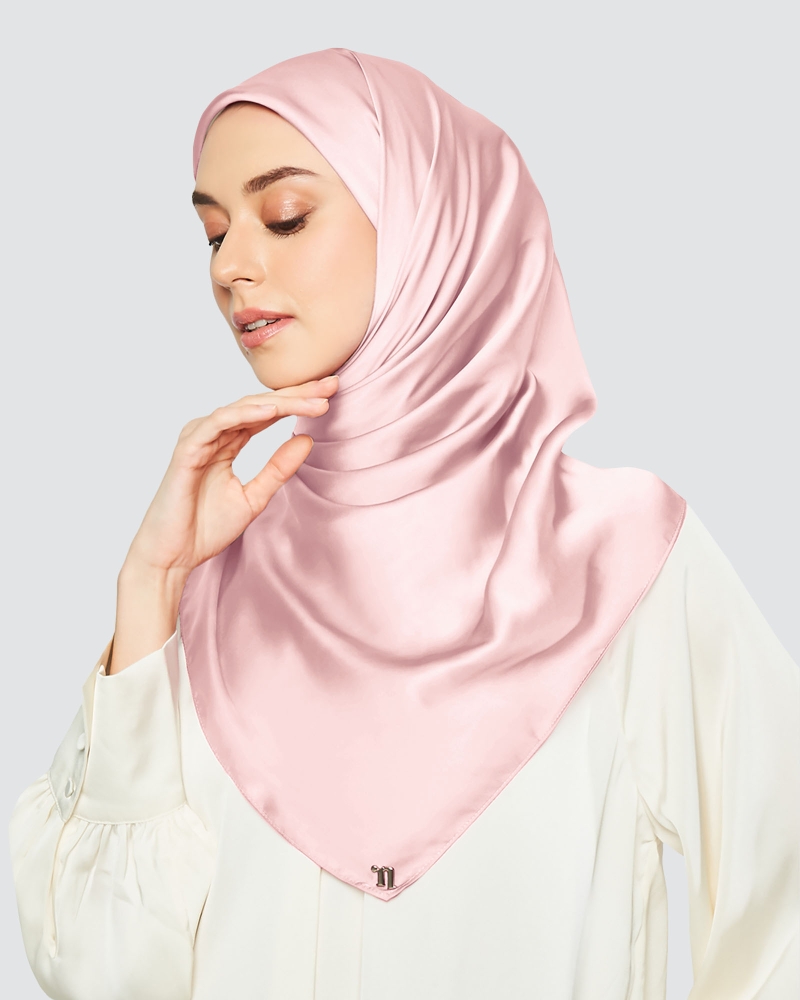 Image of SATIN SQUARE - BABY PINK