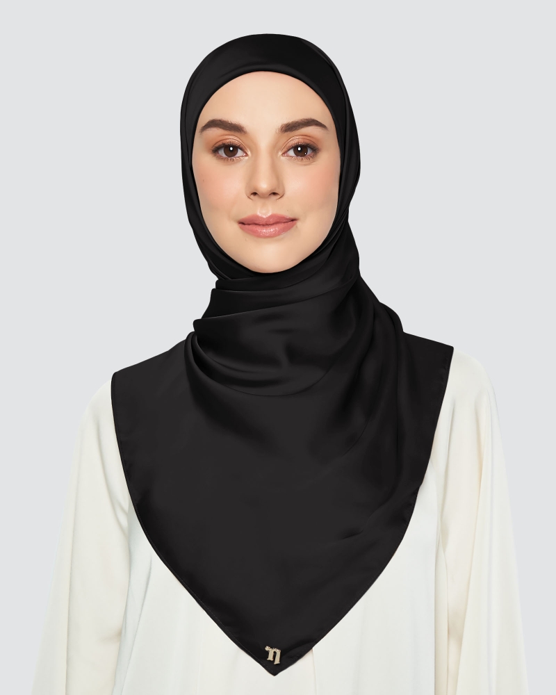 Image of SATIN SQUARE - JET BLACK