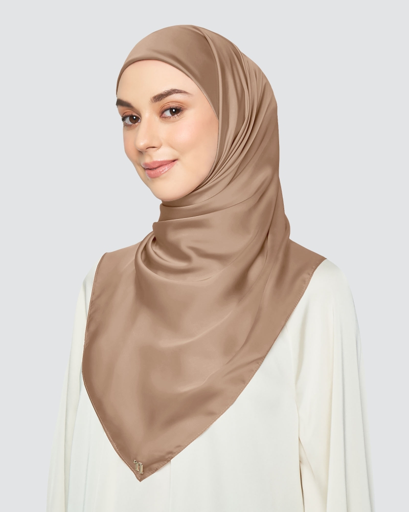 Image of SATIN SQUARE - WARM TAUPE