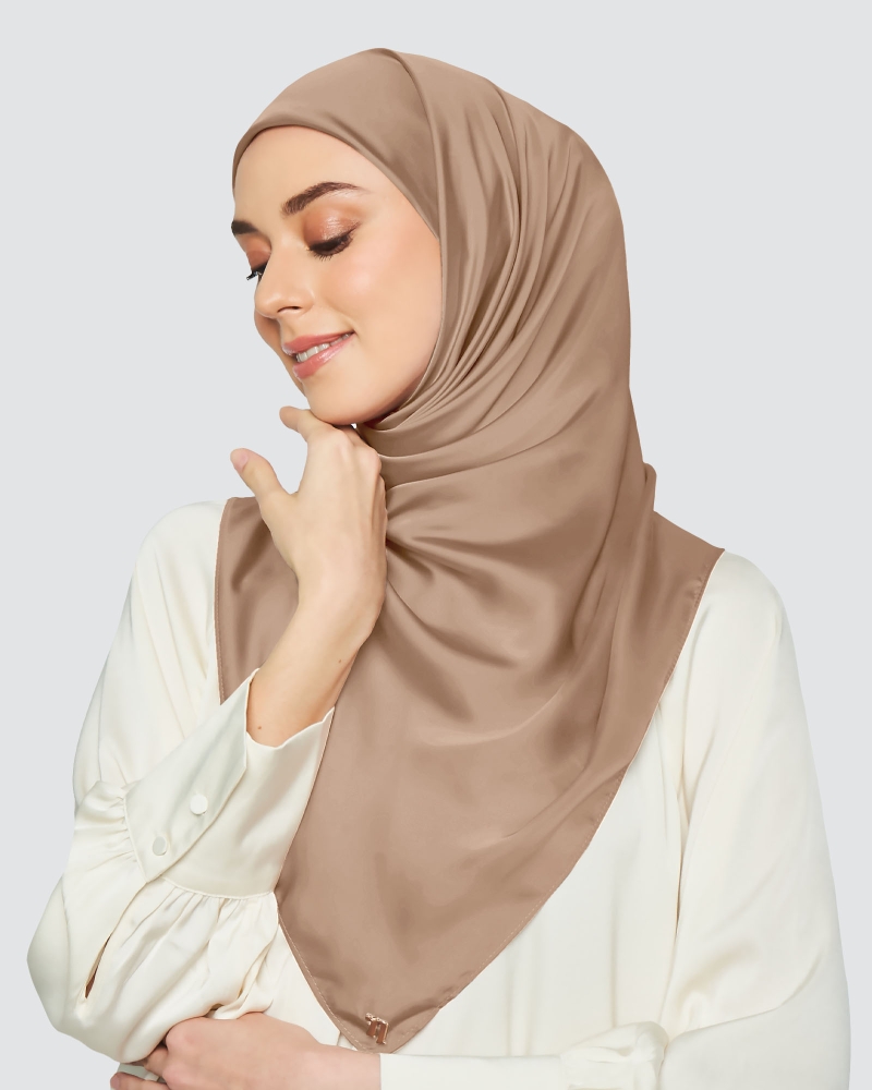 Image of SATIN SQUARE - WARM TAUPE
