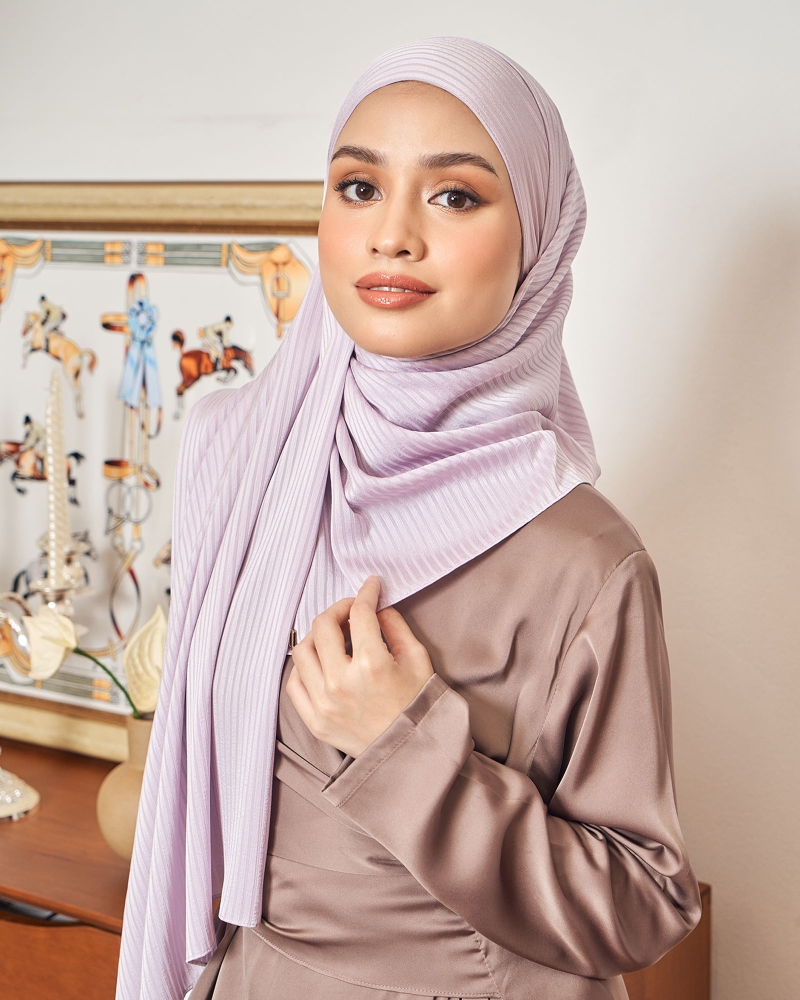 Image of SERENA SHAWL - WISTERIA