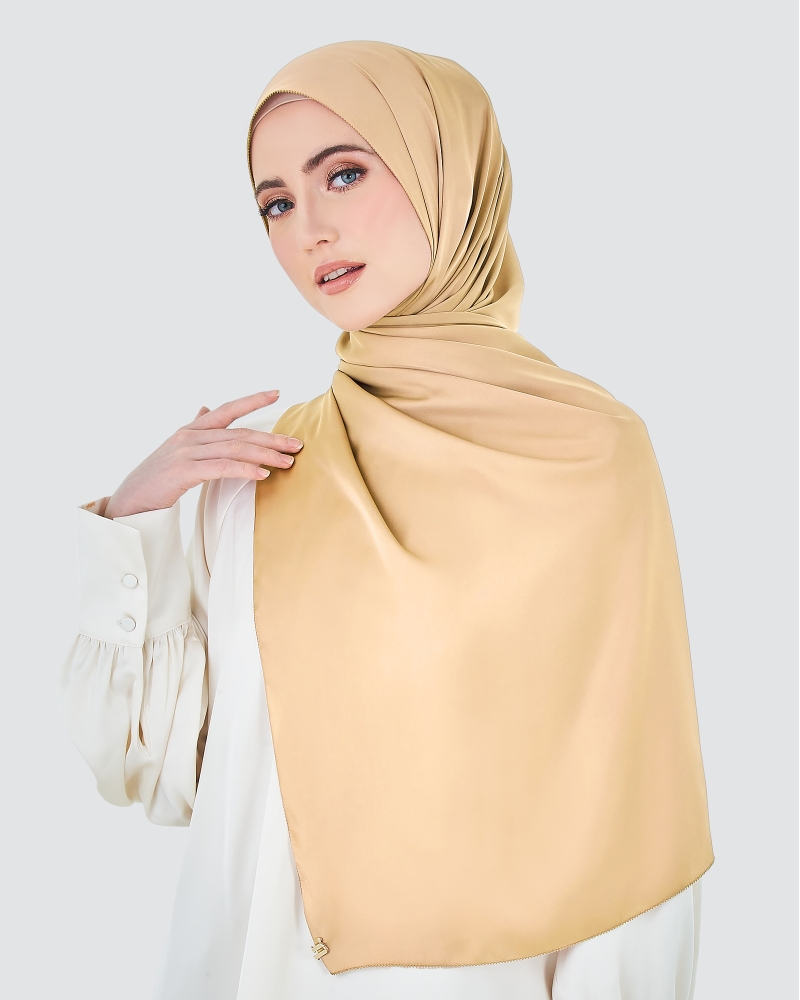 EILA SATIN SHAWL - TOASTED ALMOND