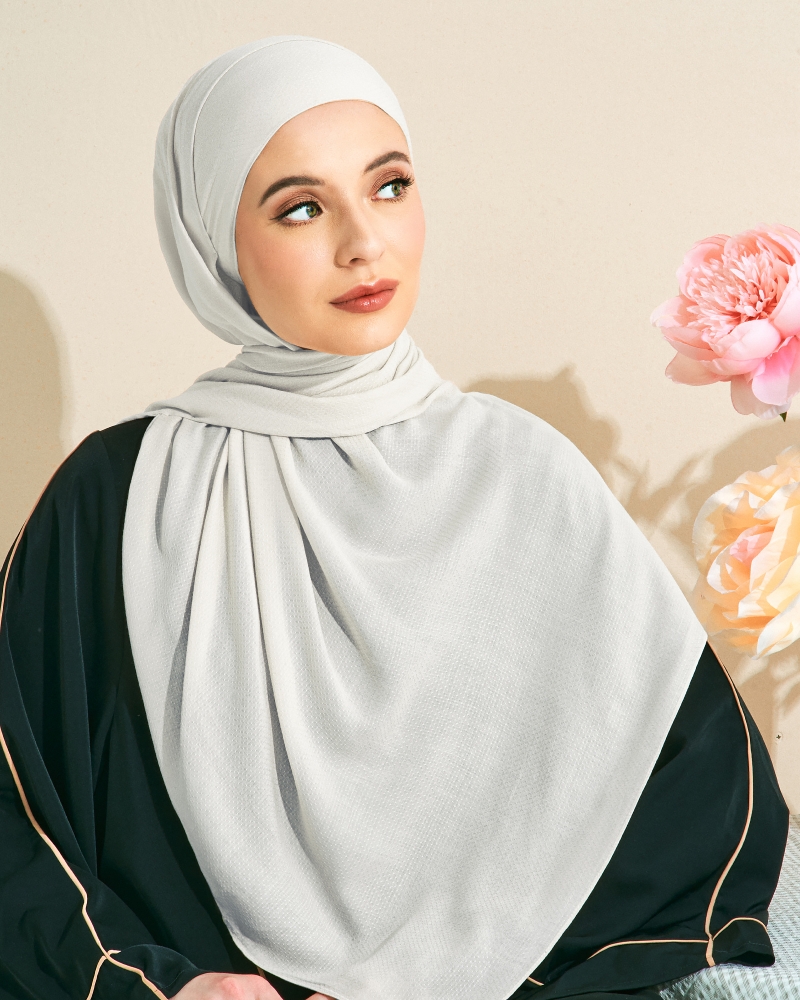 Image of RANIA TEXTURED RAYON SHAWL - WHITE