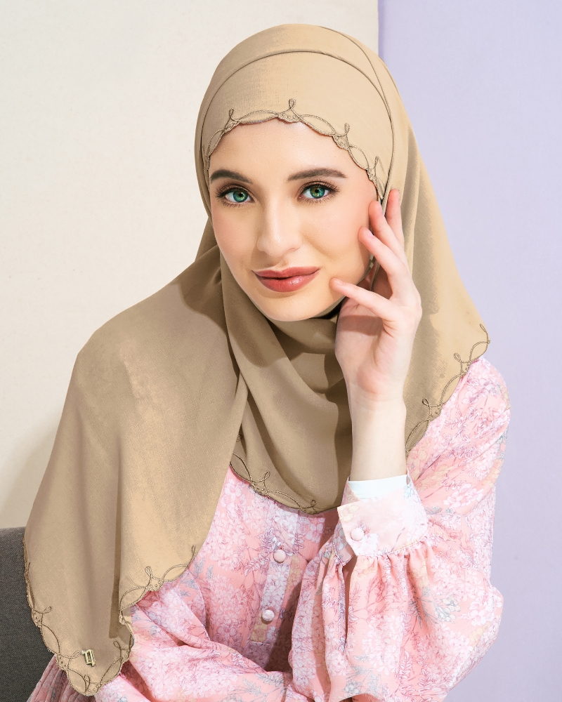 Image of SERI EMBROIDERED SHAWL - BROWN SUGAR