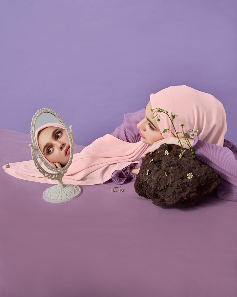 Image of MAYA MATTE SATIN SQUARE - FLAMINGO