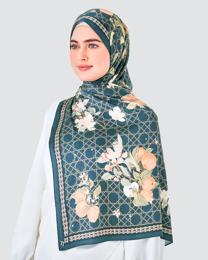 Image of THE ORCHARD SHAWL - BLUE JAY