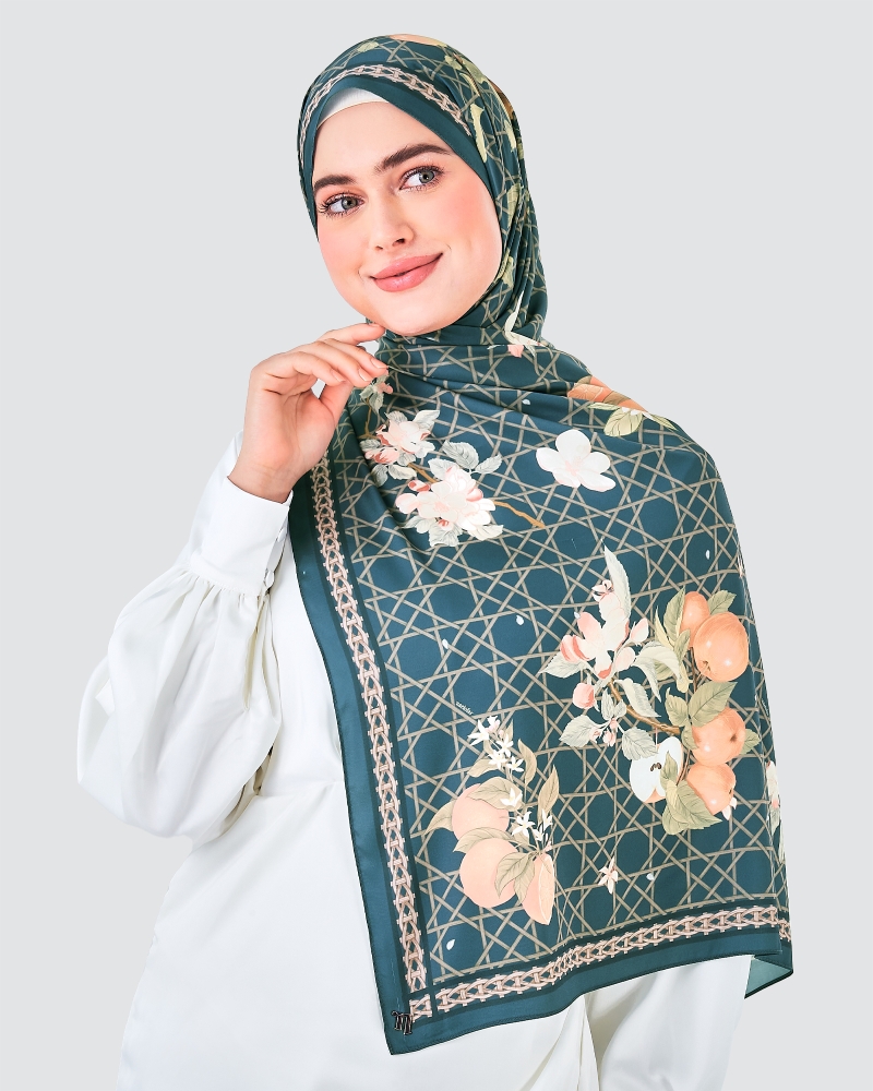 Image of THE ORCHARD SHAWL - BLUE JAY