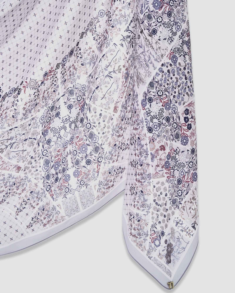 Image of THE GARDEN CHÂTEAU SHAWL - LA LUNE