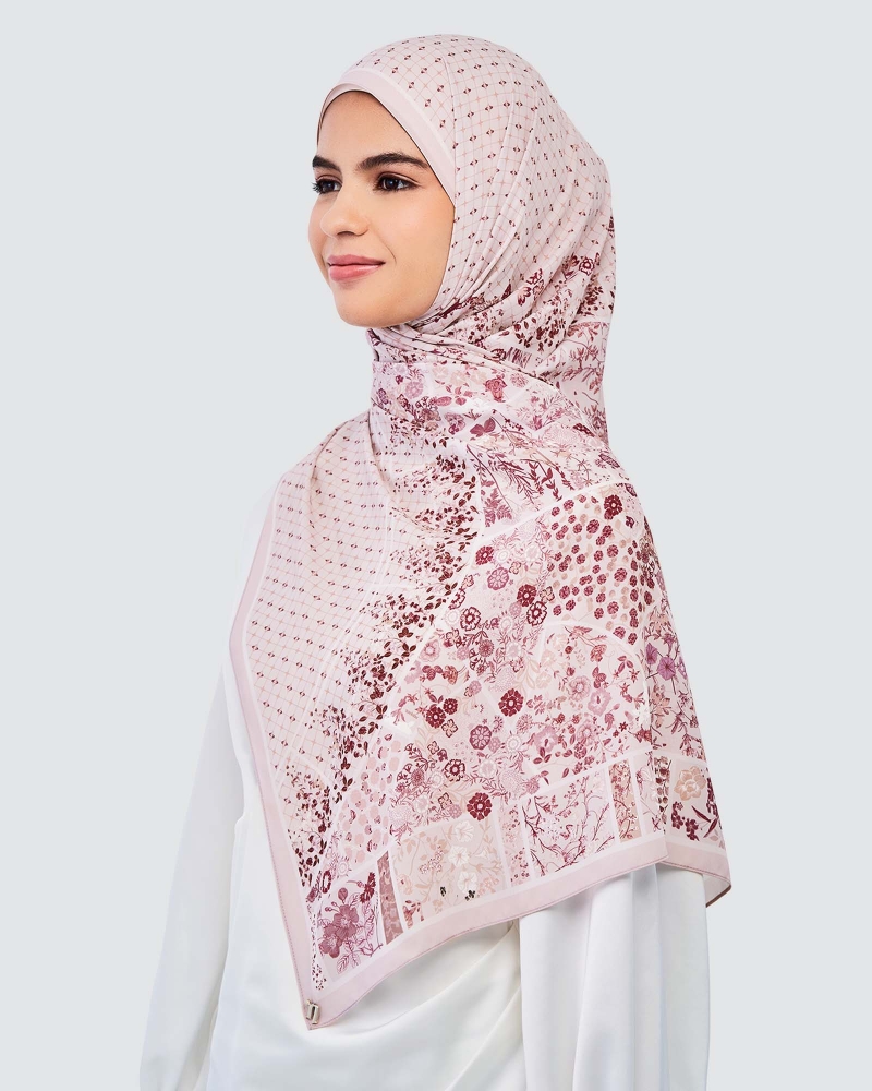 Image of THE GARDEN CHÂTEAU SHAWL - ROUGE BLANC