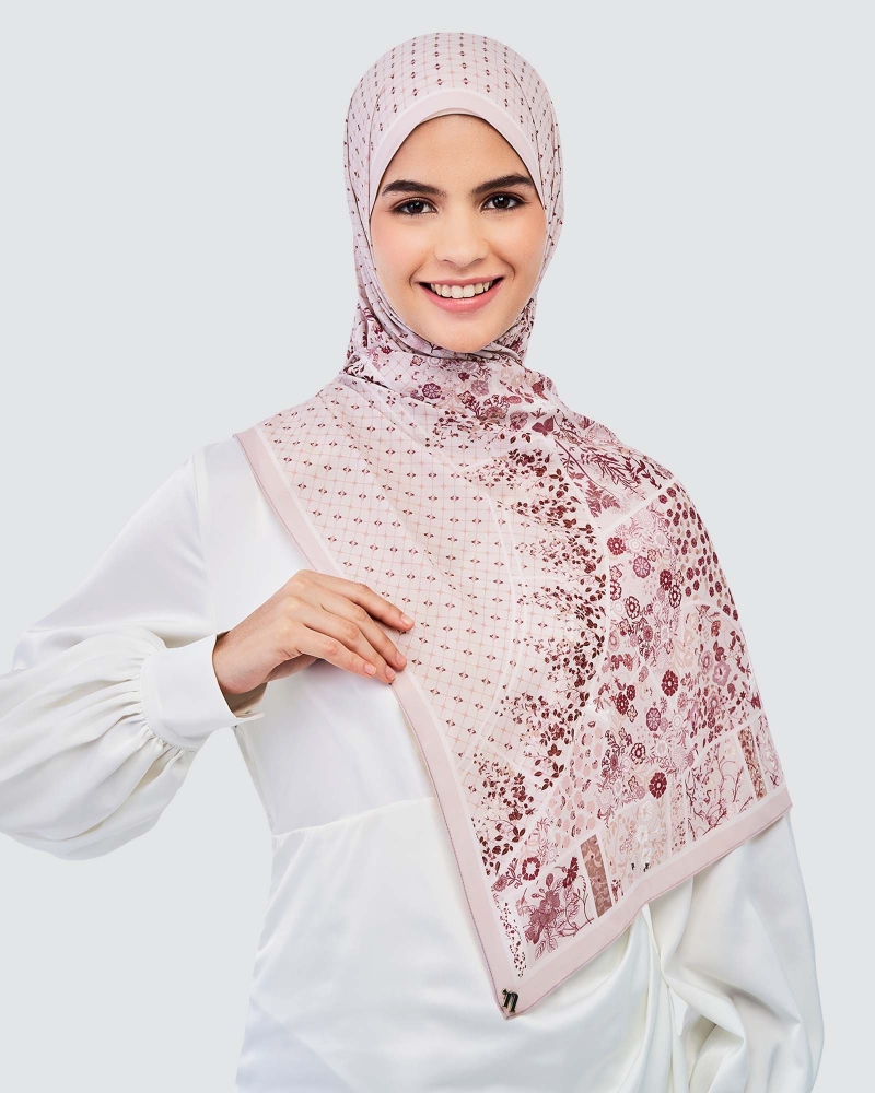 Image of THE GARDEN CHÂTEAU SHAWL - ROUGE BLANC